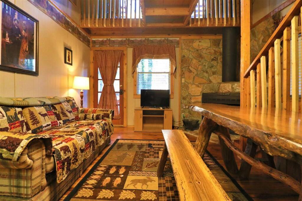 Amazing Cabin Fireplace And Stream #11 ヘレン エクステリア 写真